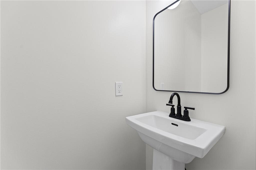 21470 W 122nd Street Property Photo 20