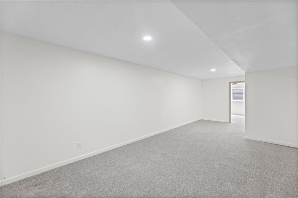 21470 W 122nd Street Property Photo 40