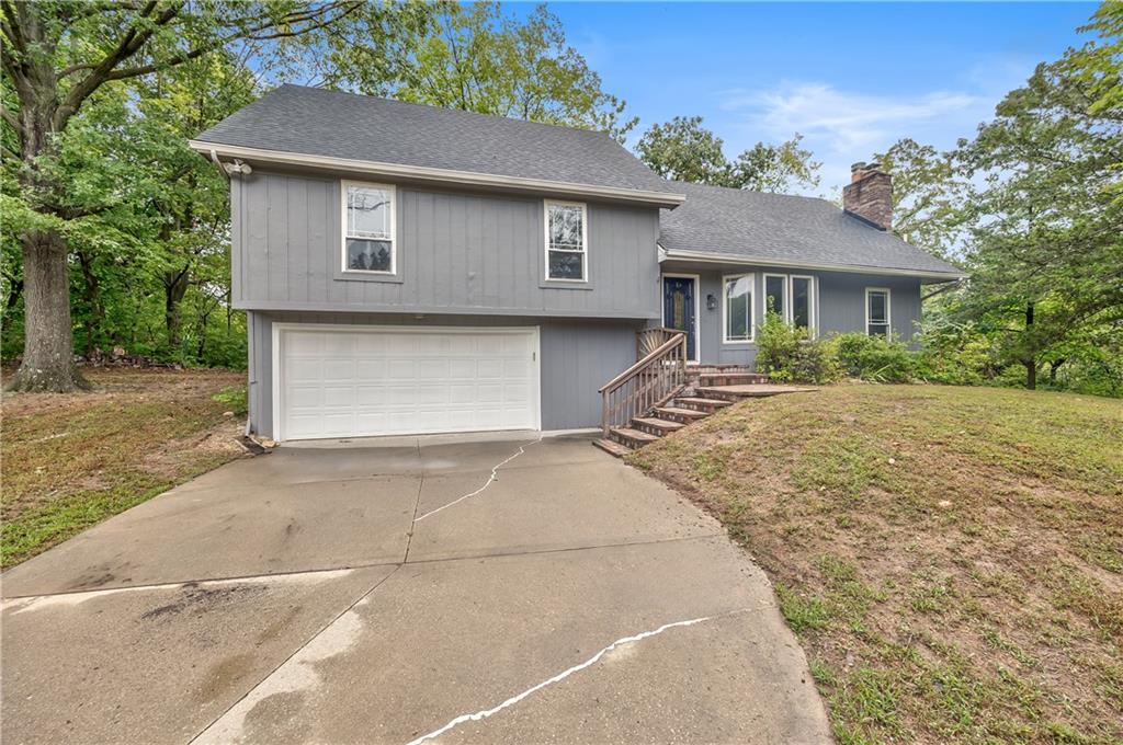 5409 NW Fox Hill Road Property Photo 1