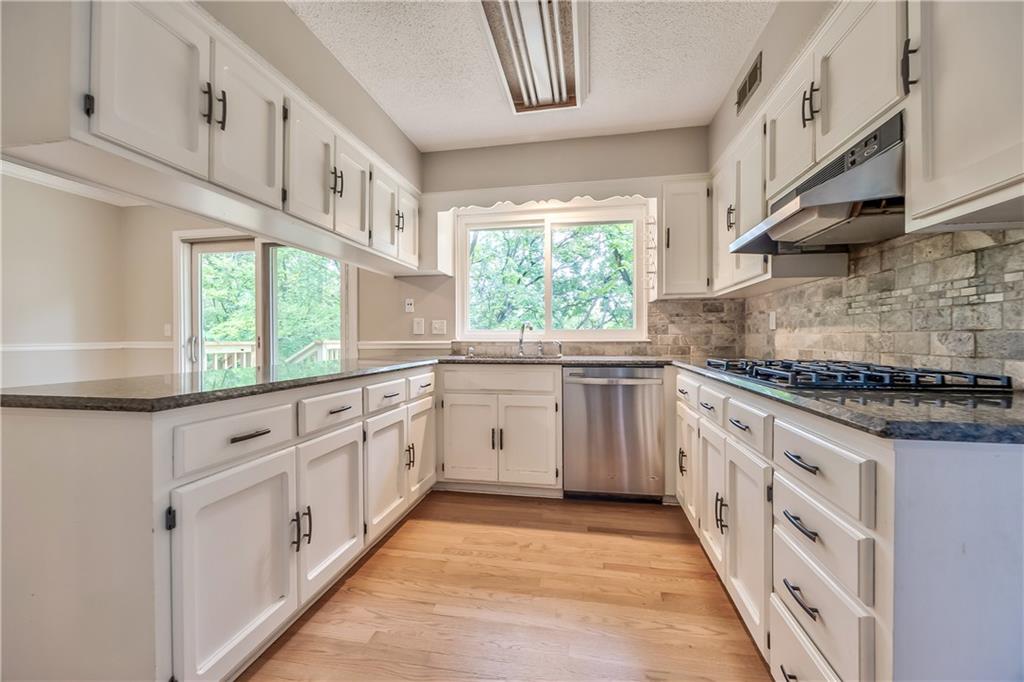 5409 Nw Fox Hill Road Property Photo 12