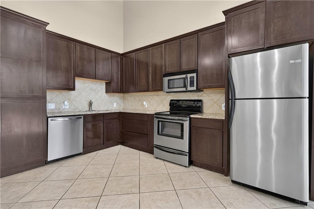 600 Admiral Boulevard Property Photo 10