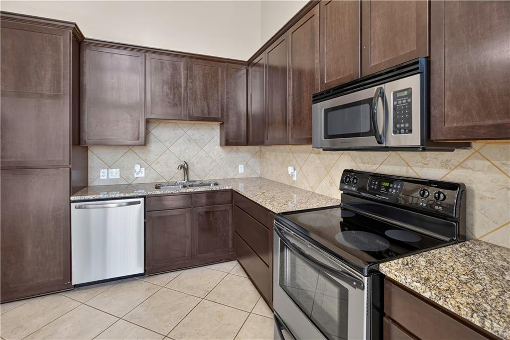 600 Admiral Boulevard Property Photo 11