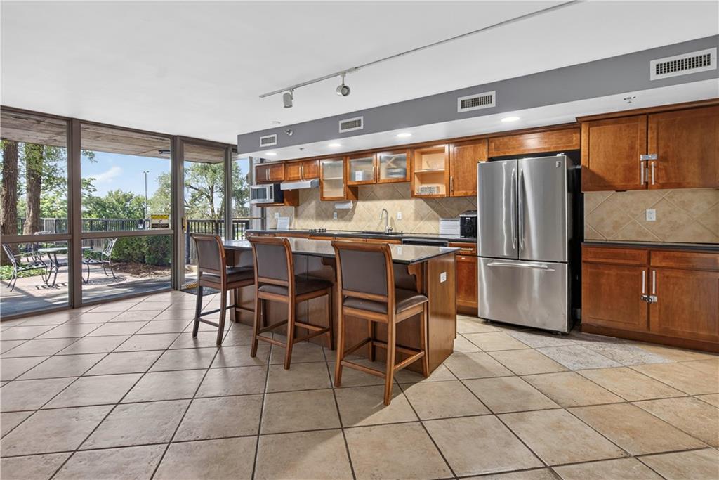 600 Admiral Boulevard Property Photo 28