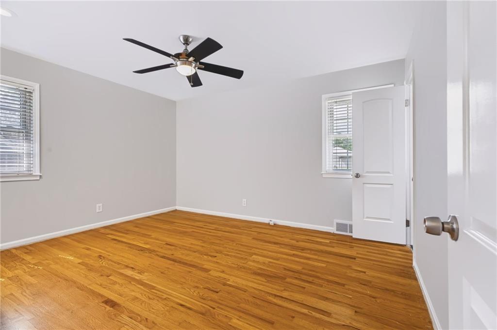 9800 Walmer Street Property Photo 21