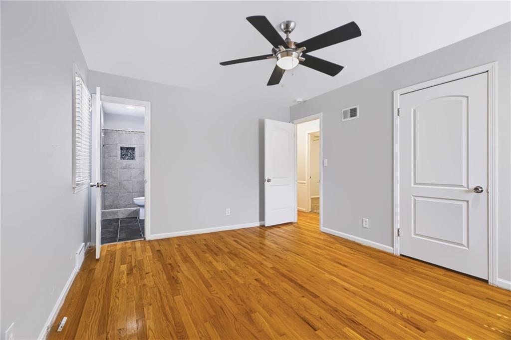 9800 Walmer Street Property Photo 22