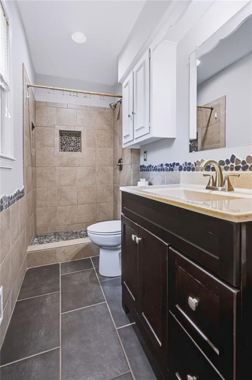 9800 Walmer Street Property Photo 24