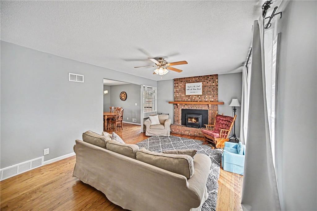 18104 E 27th Terrace Property Photo 5