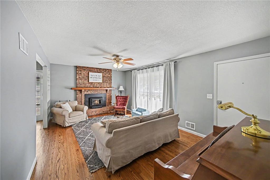 18104 E 27th Terrace Property Photo 6