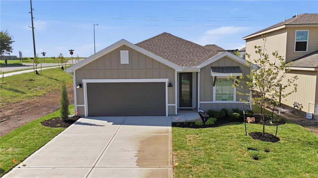 1301 Saddle Court Property Photo 2