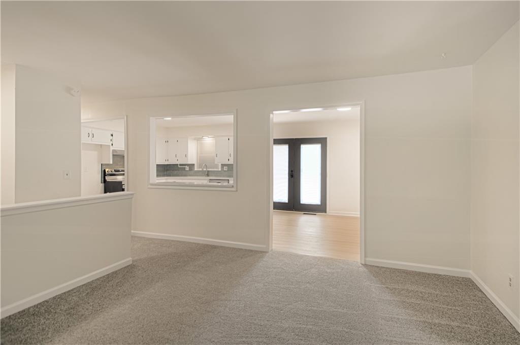 709 S Oak Street Property Photo 6