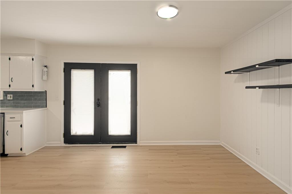 709 S Oak Street Property Photo 7
