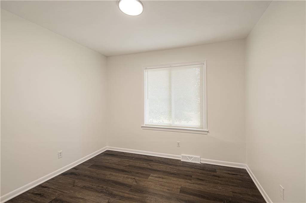 709 S Oak Street Property Photo 17