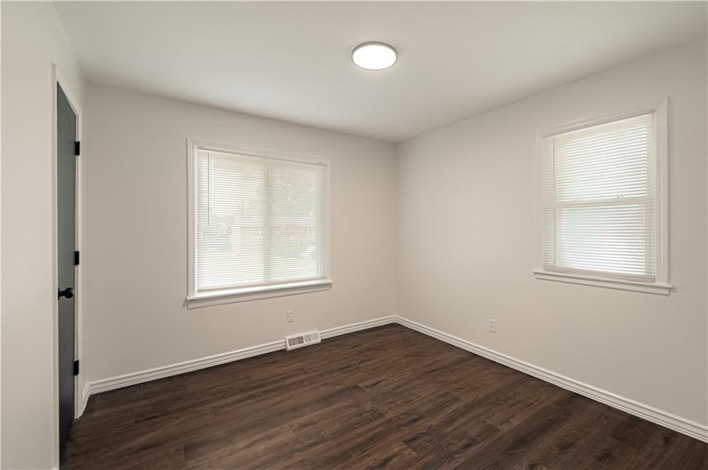 709 S Oak Street Property Photo 19