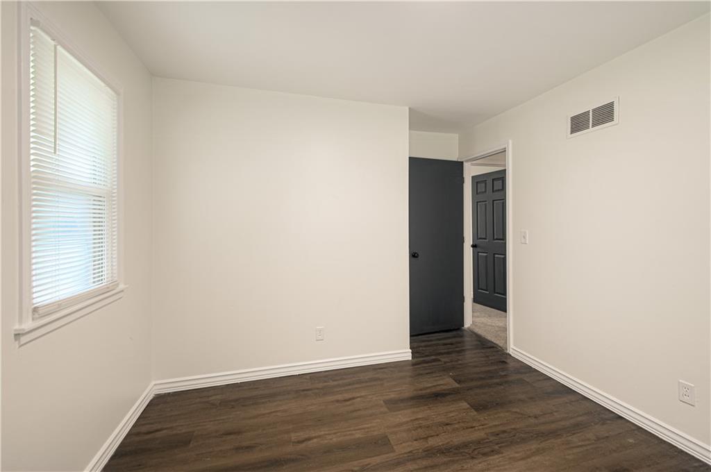 709 S Oak Street Property Photo 20