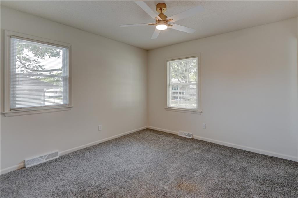 305 Sharon Drive Property Photo 16