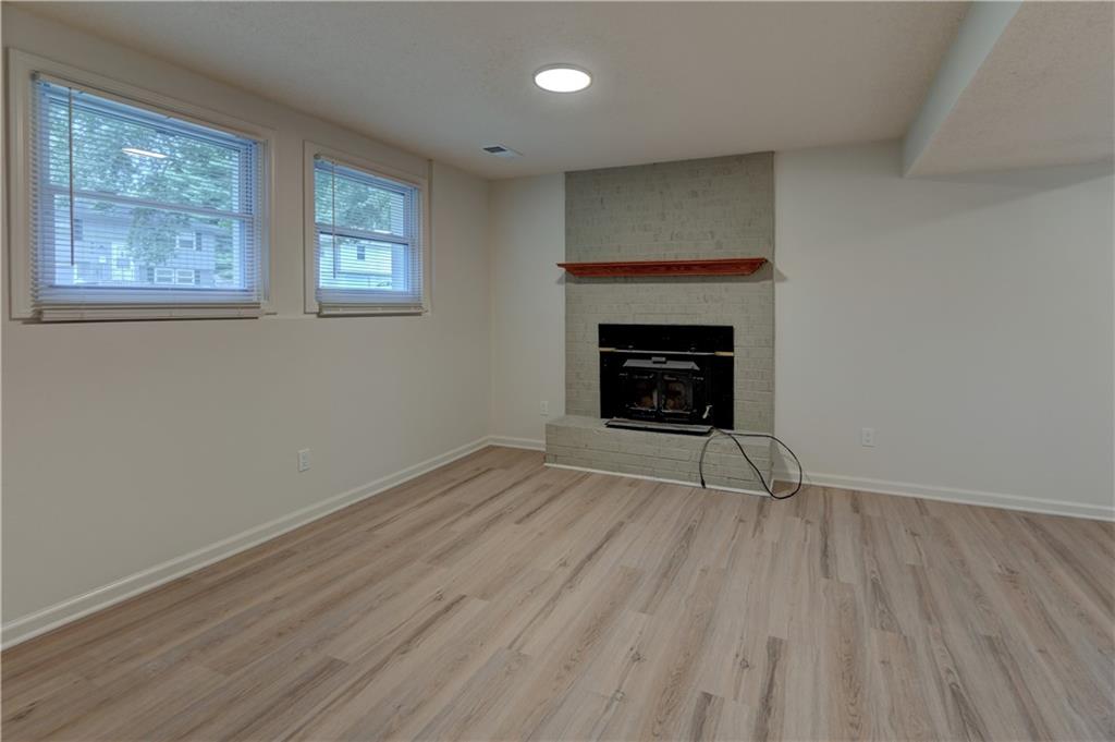 305 Sharon Drive Property Photo 23