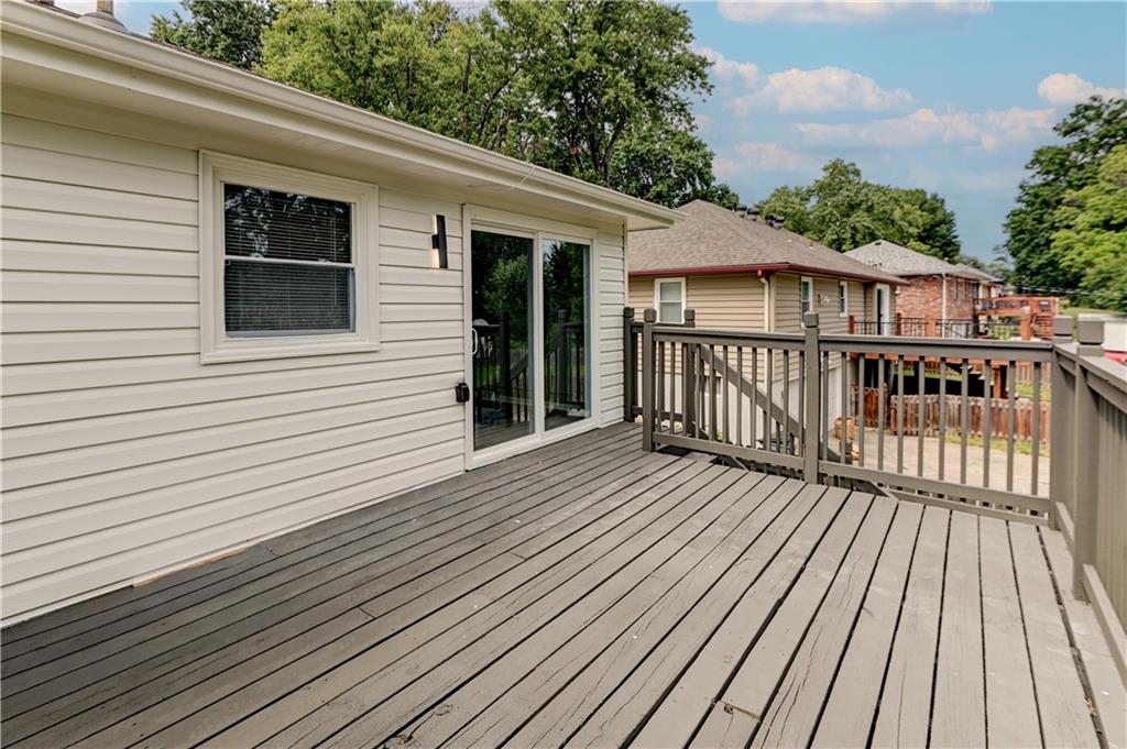 305 Sharon Drive Property Photo 25