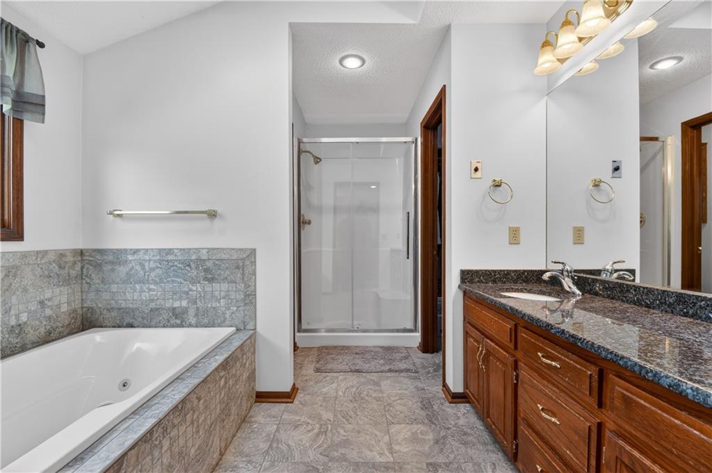 1504 Hillcrest Court Property Photo 12