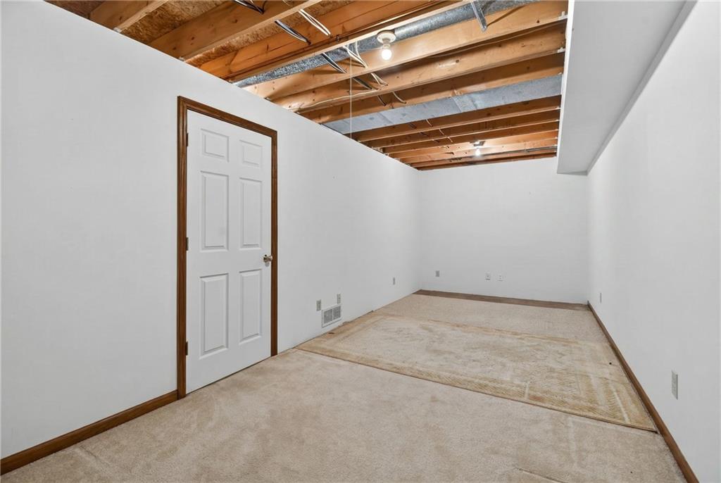 1504 Hillcrest Court Property Photo 22