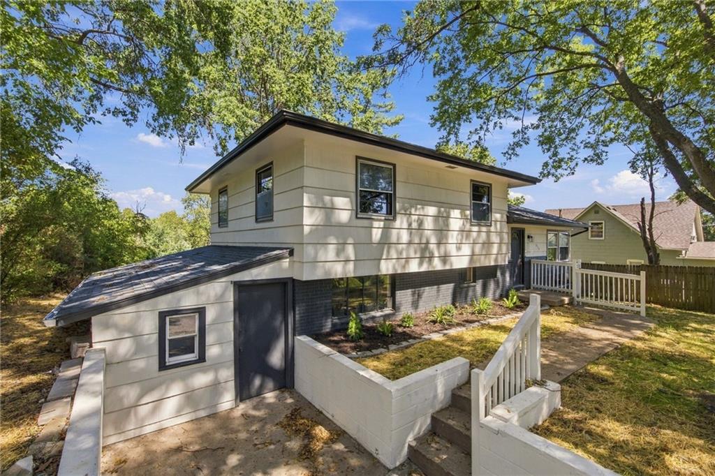 910 Olive Street Property Photo