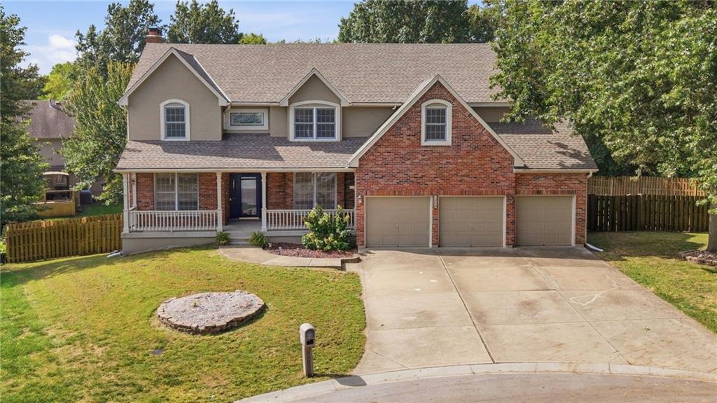 1005 Royal Court Property Photo 1