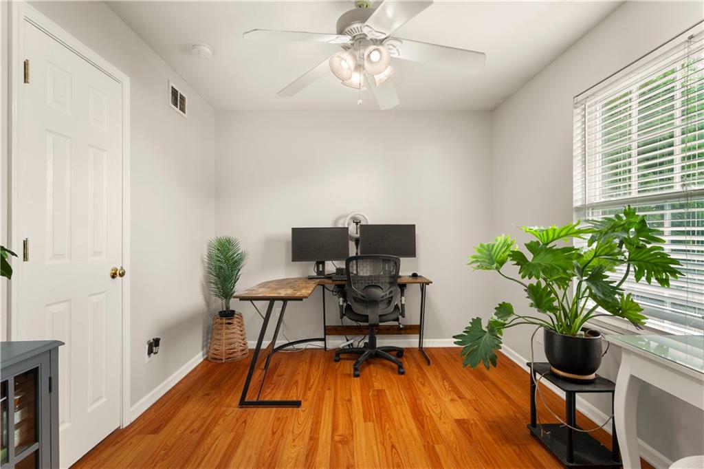500 Birch Street Property Photo 14