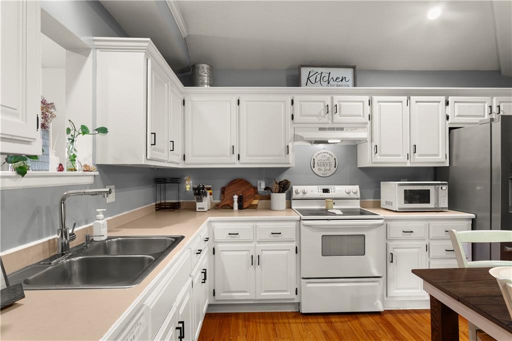 500 Birch Street Property Photo 17