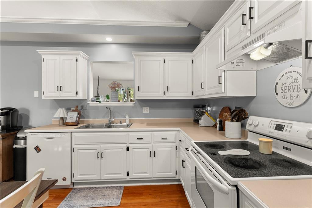 500 Birch Street Property Photo 18