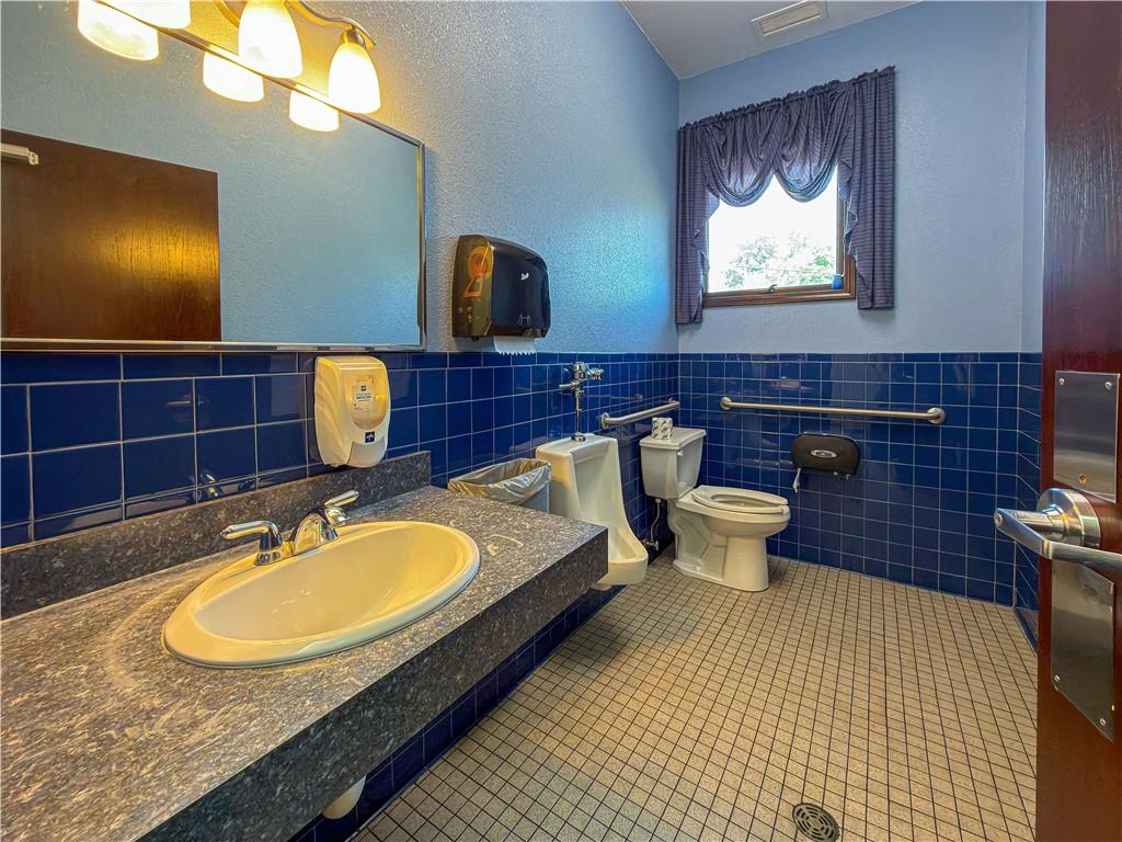 2925 Clinton Road Property Photo 17
