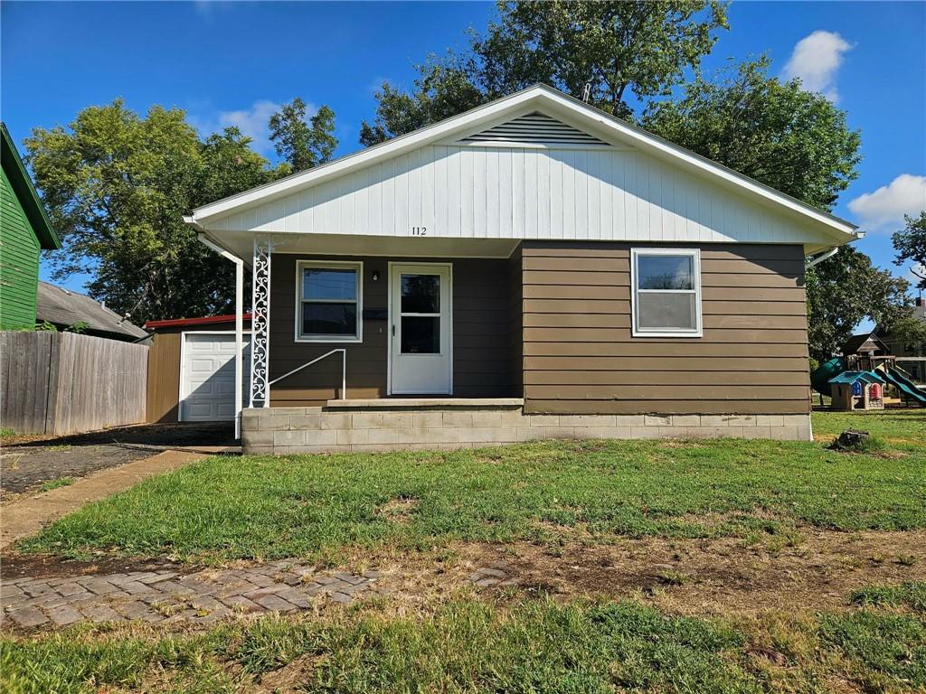 112 W Walnut Street Property Photo 1