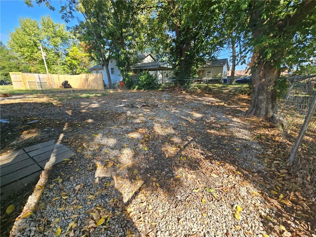 112 W Walnut Street Property Photo 17