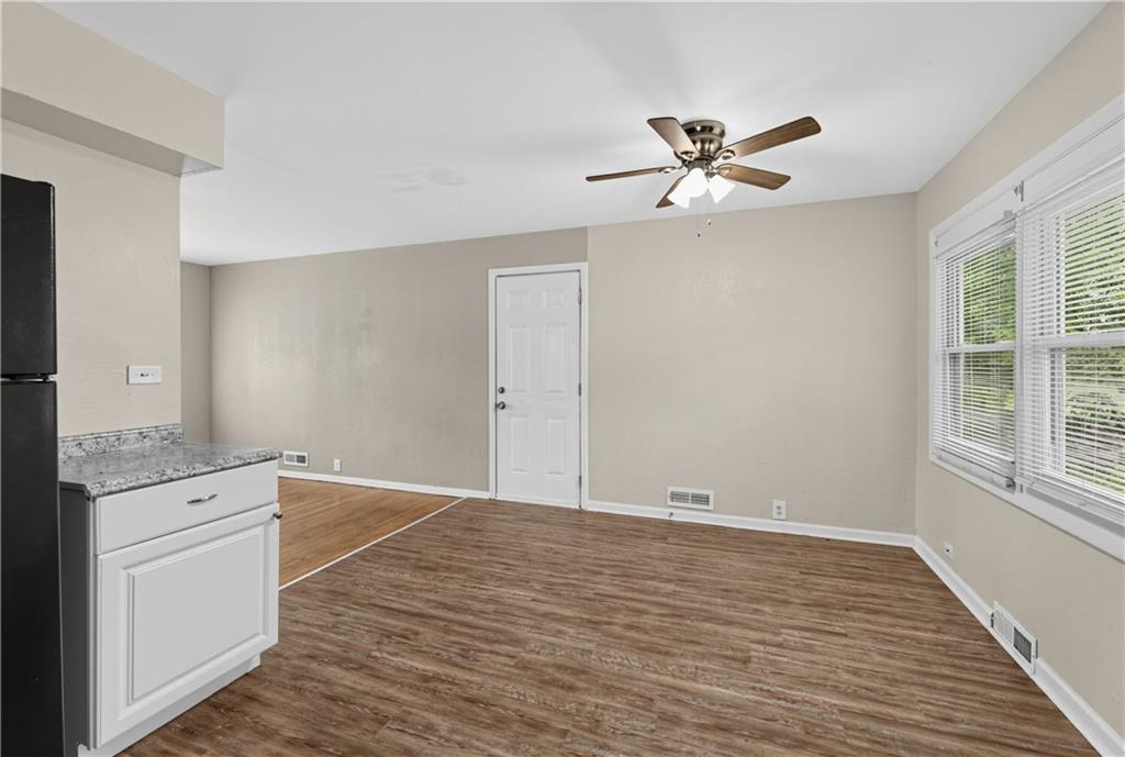 7310 Ruskin Way Property Photo 8