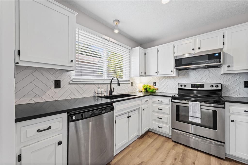 10780 Oakmont Street Property Photo 4