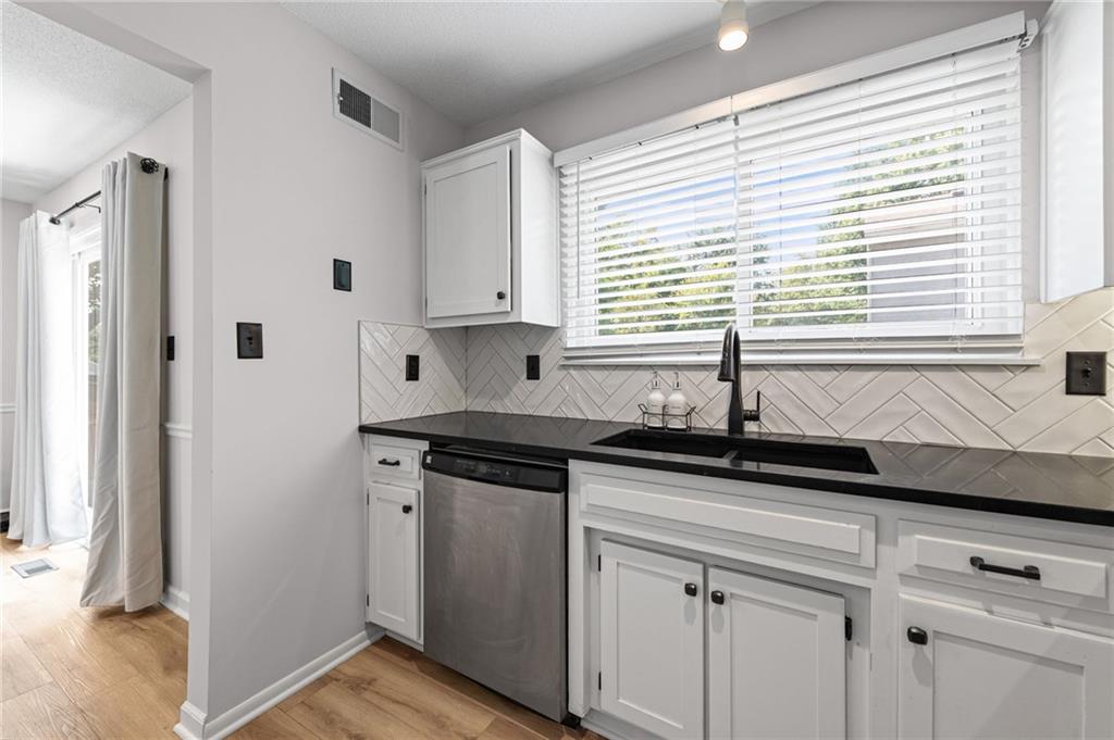 10780 Oakmont Street Property Photo 6