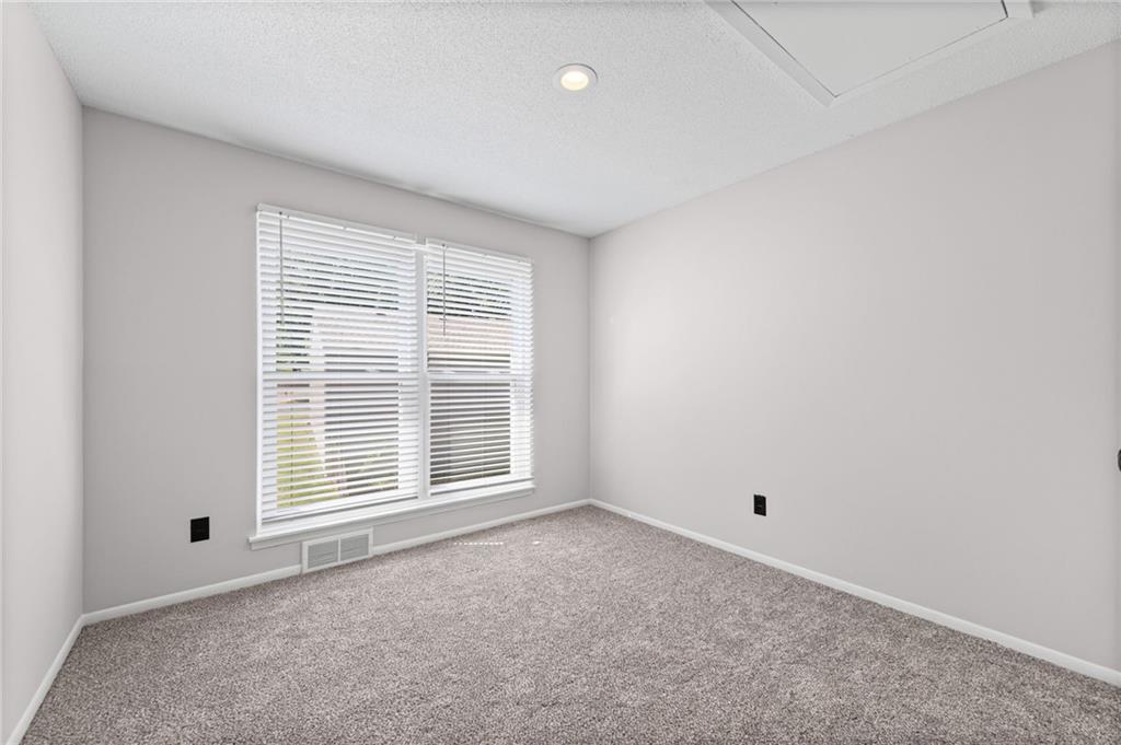 10780 Oakmont Street Property Photo 10