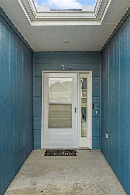216 Meadowbrook Lane Property Photo 6
