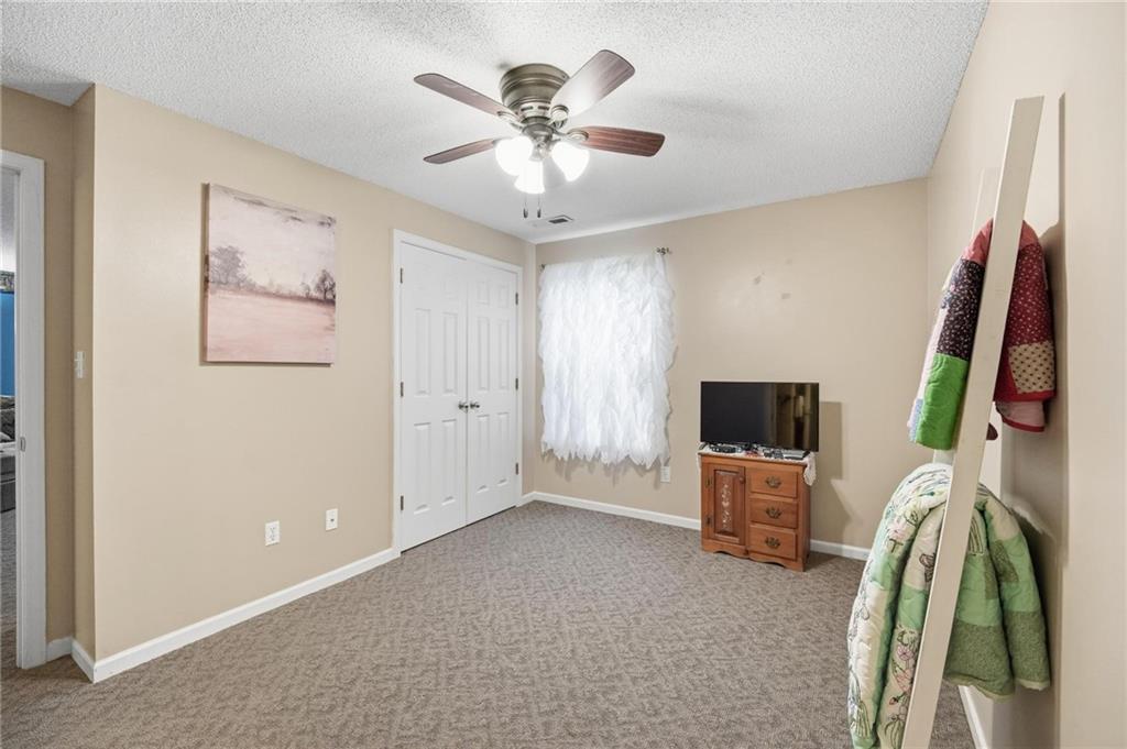 312 E Hansen Court Property Photo 5