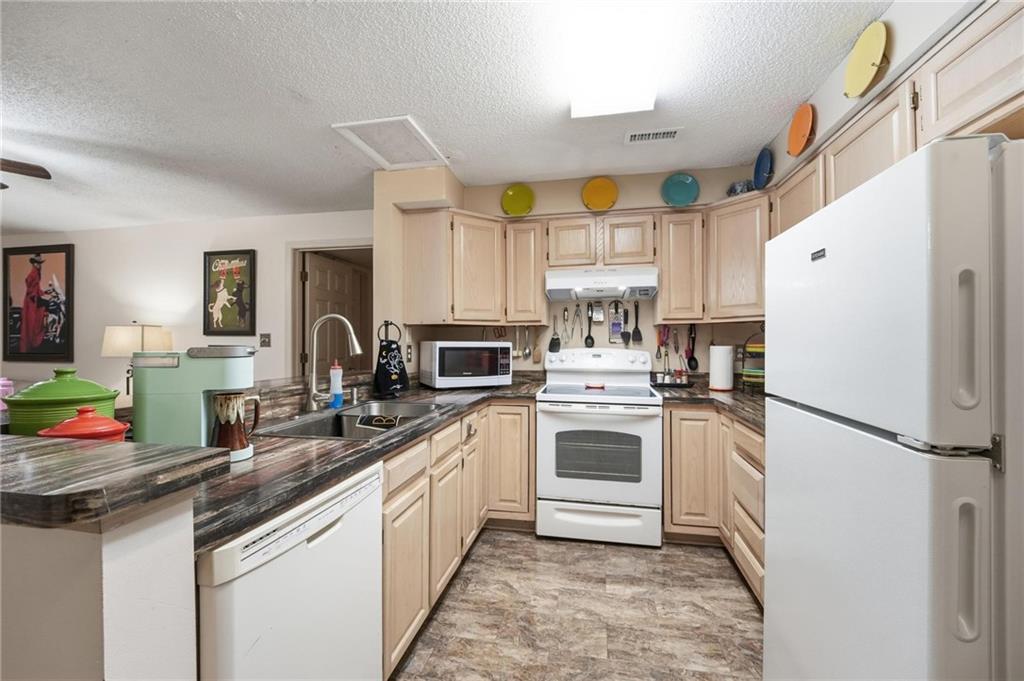 312 E Hansen Court Property Photo 10