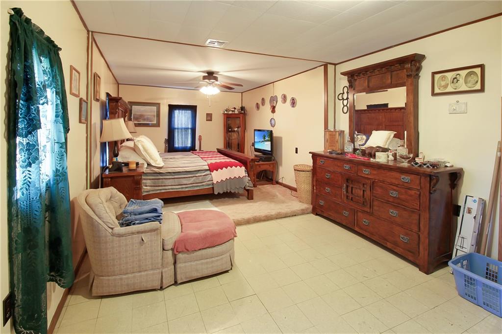 5005 Anderson Road Property Photo 11