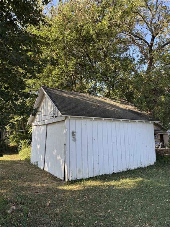 105 S Broad Street Property Photo 10