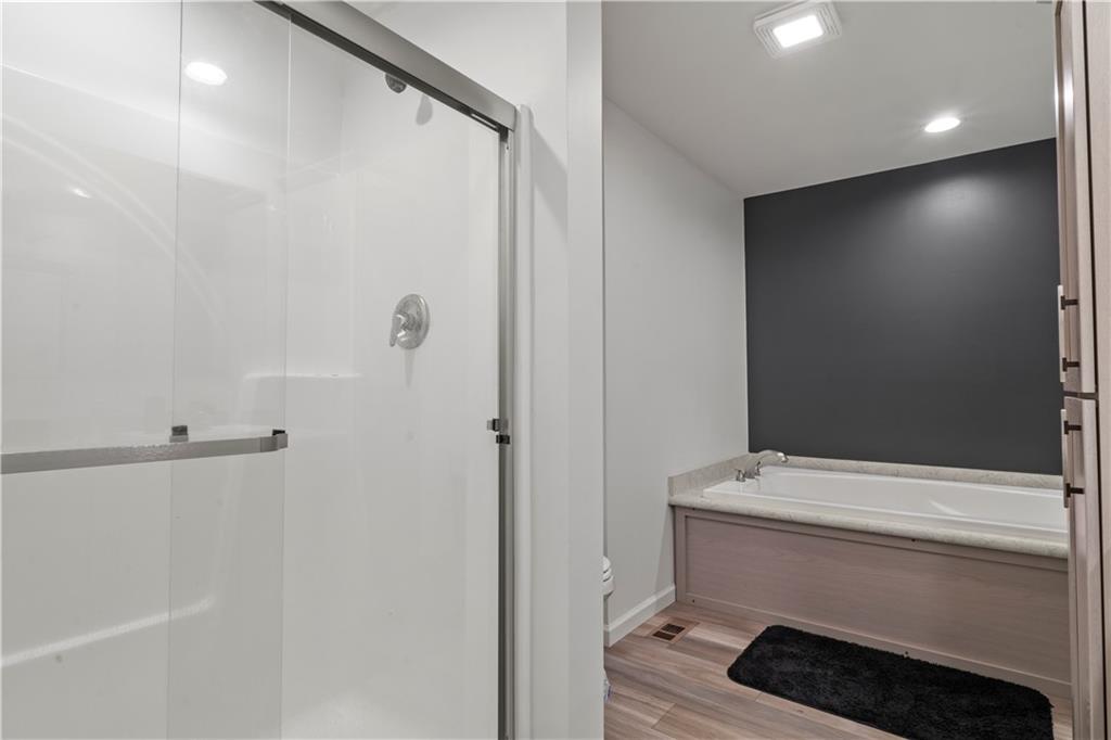 6650 Logeman Road Property Photo 13