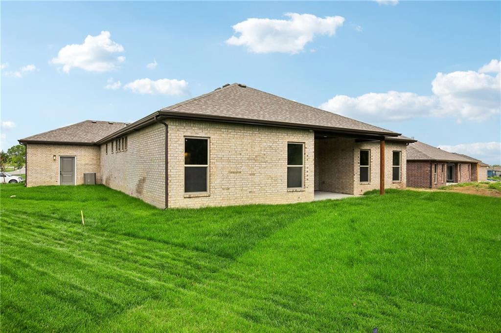 8435 Pickering Street Property Photo 3