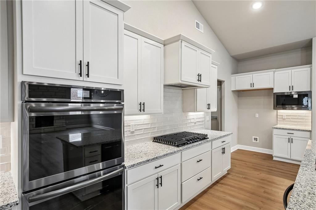 8435 Pickering Street Property Photo 13