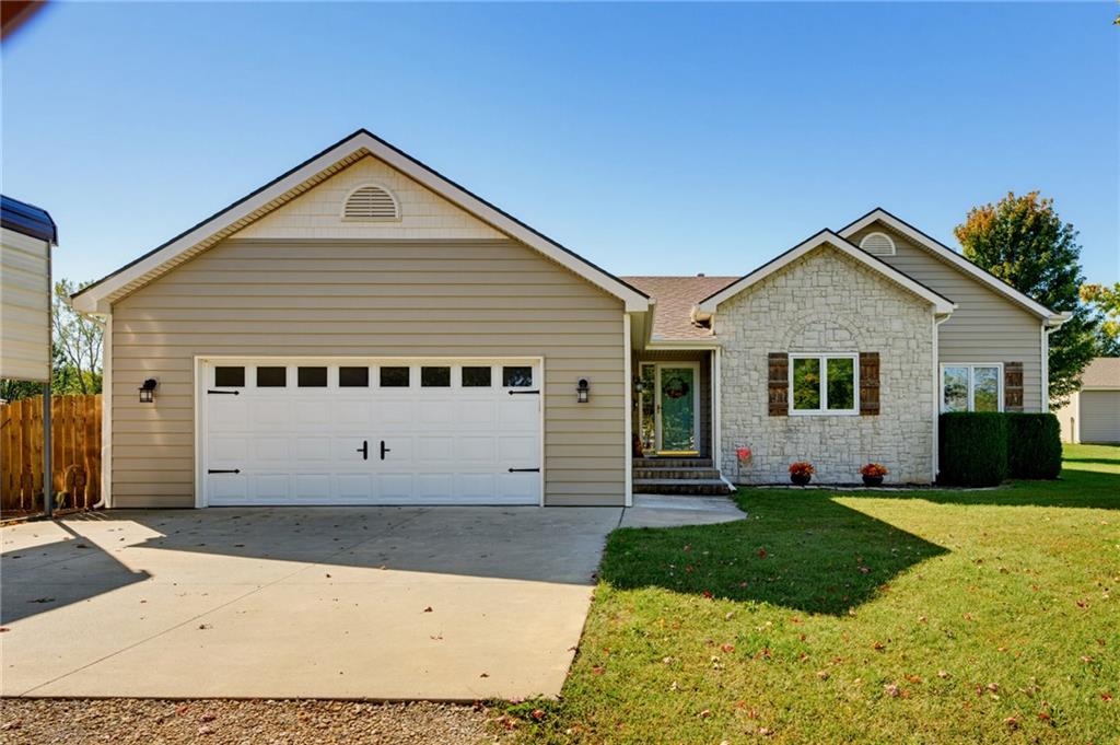 1185 E 1067 Road Property Photo 1