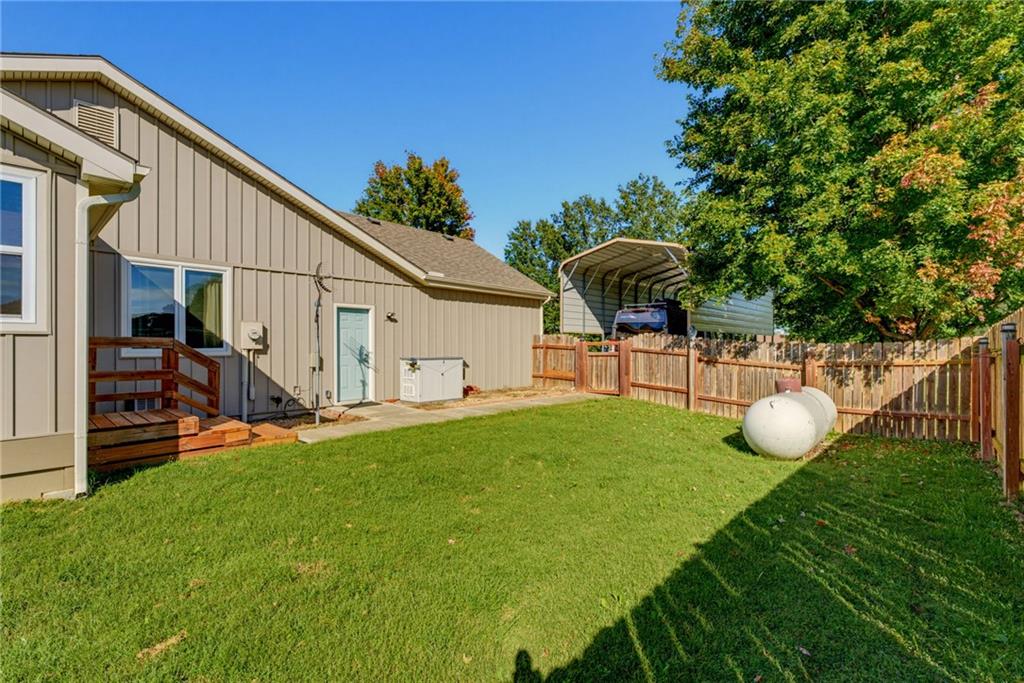 1185 E 1067 Road Property Photo 2