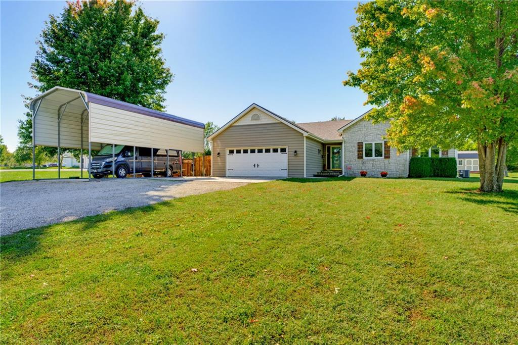 1185 E 1067 Road Property Photo 3