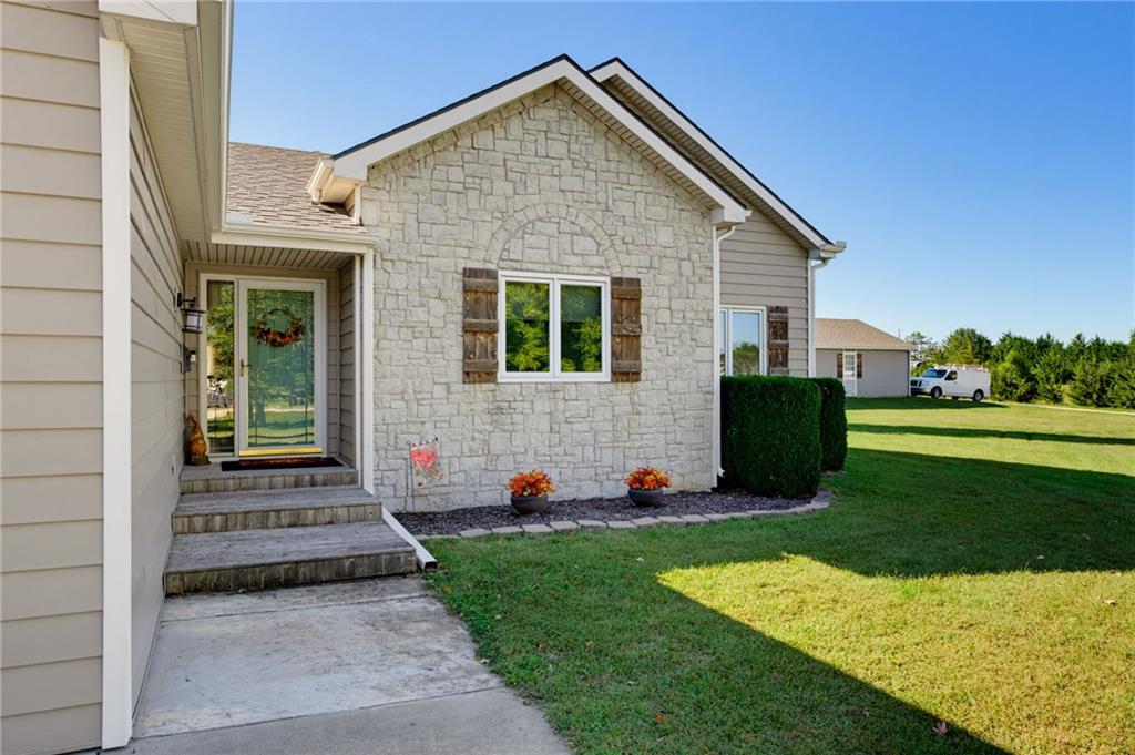 1185 E 1067 Road Property Photo 5