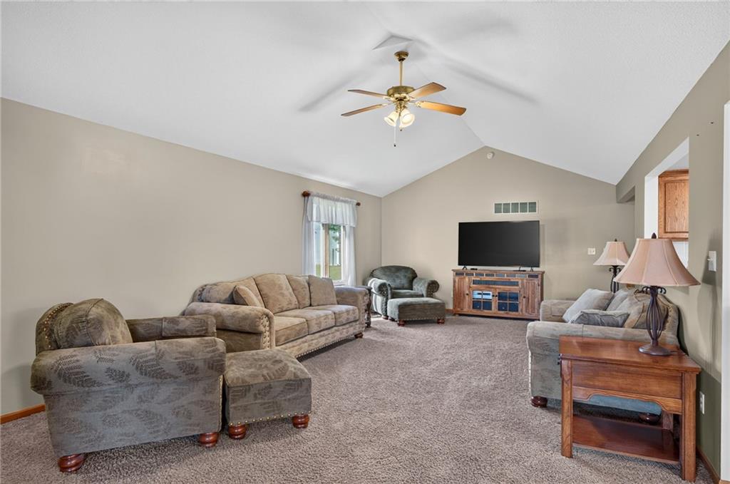 1185 E 1067 Road Property Photo 11
