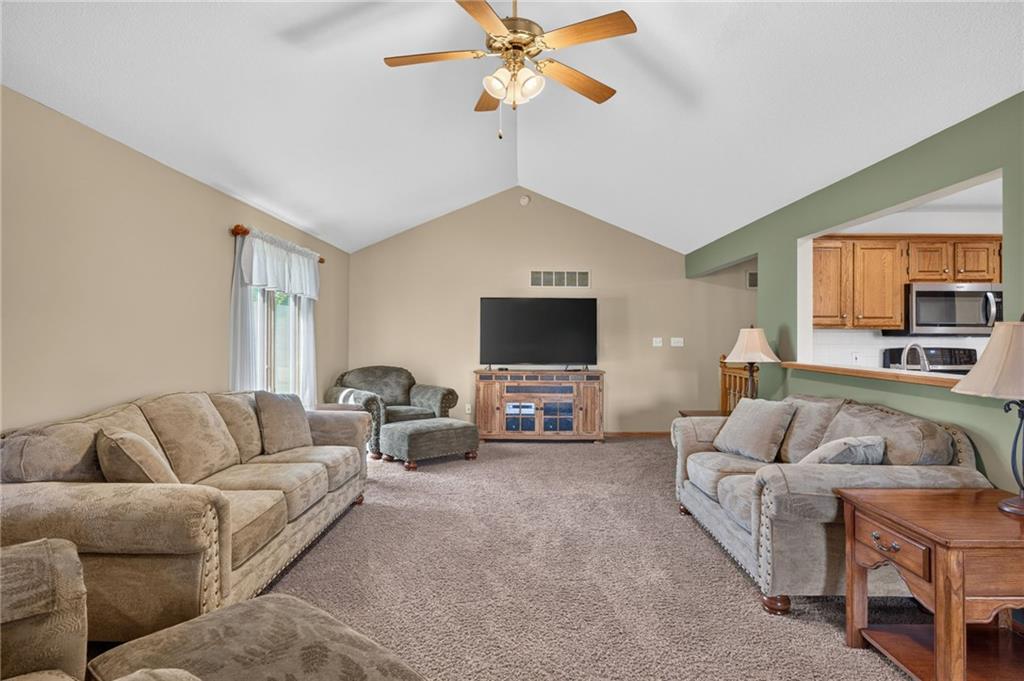 1185 E 1067 Road Property Photo 12