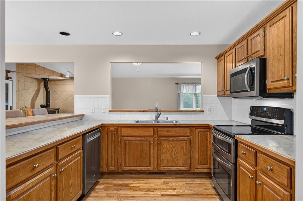 1185 E 1067 Road Property Photo 18
